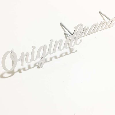 Płaskie cięcie białą farbą Metalowy znak listowy Szczotkowany napis SS304 Channel Letter Signage