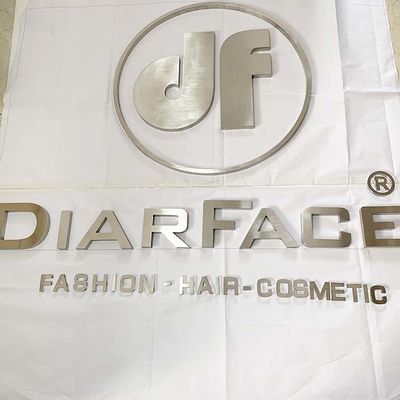 Storefront Srebrny pędzel 3D Metalowe litery Logo firmy Znak galwaniczny