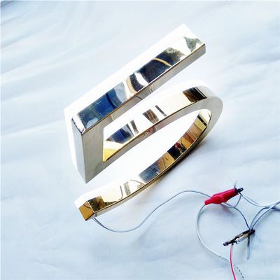 Znak numeru domu ze złotym pędzlem o wysokiej jasności Laserowo wycinany CE RoHS