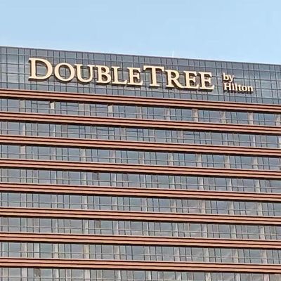 3-5mm akrylowy znak budowlany Drukowane w technologii UV litery ze stali nierdzewnej