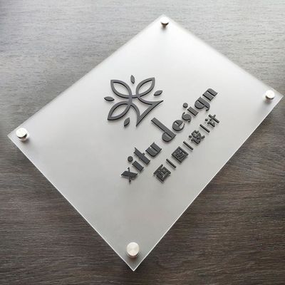 Inspirujące białe akrylowe litery alfabetu Reklamy sfabrykowane litery akrylowe