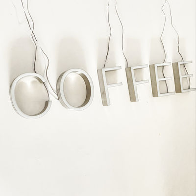 Sfabrykowane metalowe litery 3d Znak reklamowy Oznakowanie witryny sklepowej 12vdc 200 mm