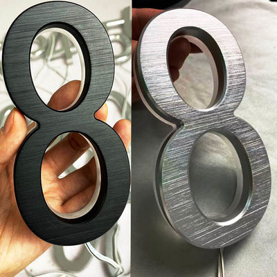 Reklama 3D Akrylowy podświetlany znak listowy Czarny malowany o grubości 12 cm