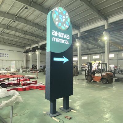 Produkty niestandardowych tablic budowlanych zaprojektowane tak, aby łączyć trwałość, estetykę i funkcjonalność dla skutecznego oznakowania zewnętrznego