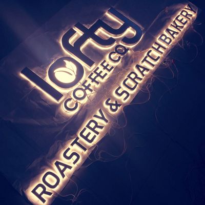 Żywiczne akrylowe podświetlane litery kanałów Dostosowane szczotkowane chromowane 12VDC