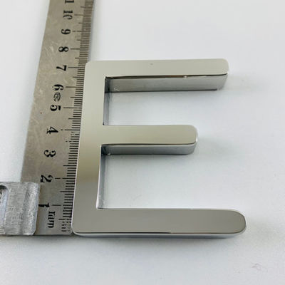 Dostosowane srebrne lustro z witryny sklepowej 3D z podświetlanym napisem FrontLit