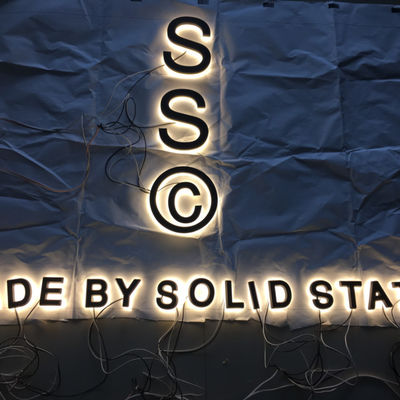 Zewnętrzne litery alfabetu Led szyld literowy Halo oświetlony znakami