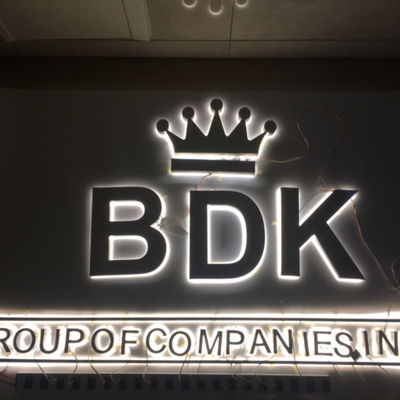 Zewnętrzne litery alfabetu Led szyld literowy Halo oświetlony znakami