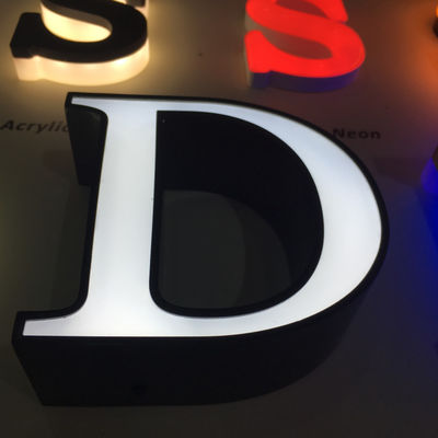 Aluminiowa listwa wykończeniowa z literą kanału z przodu świeci 6500K 4500k