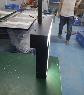 Akrylowy uchwyt sufitowy 3D Metalowe tabliczki z czarną farbą na ścianę